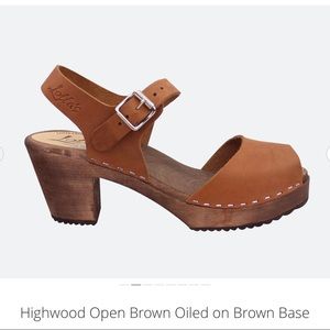 Highwood Open Brown Oiled Clog
